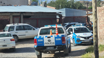 femicidio en barrio loteo social: un cabo de la policia mato a su pareja e intento suicidarse femicidio en barrio loteo social: un cabo de la policia mato a su pareja e intento suicidarse