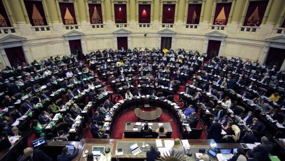 Aprobaron la ley que capacitará contra la violencia de género 
