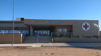 El bebé presentaba fractura en un brazo y quedó internado en el hospital de Las Grutas.