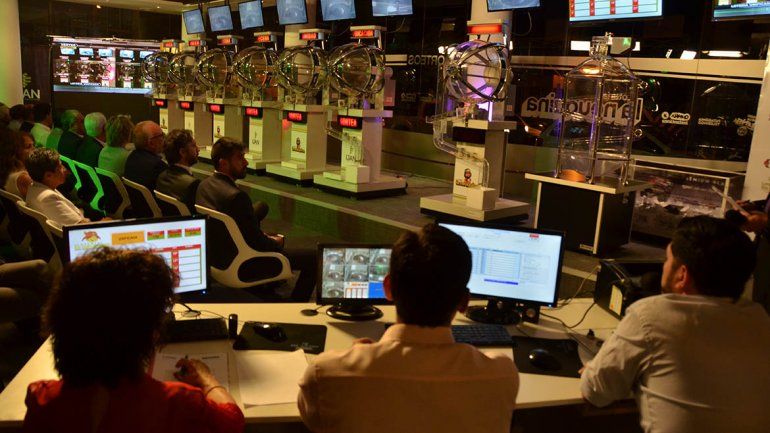 En Vivo: el sorteo de Año Nuevo de la Lotería Unificada