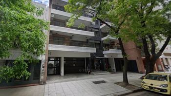 Edicifio de Las Cañitas donde, tras una discusión con su mujer, un jubilado se mató. | LMCipolletti.com Edicifio de Las Cañitas donde, tras una discusión con su mujer, un jubilado se mató.