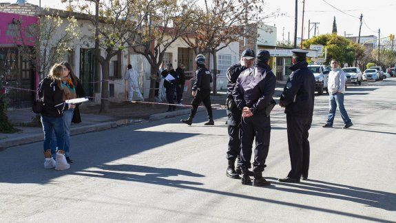 La Policía y la Justicia trabajaron intensamente en el lugar del hecho.