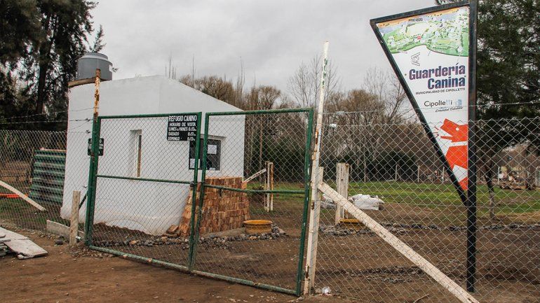 En la guardería de canes de la Isla son permanentes los inconvenientes.