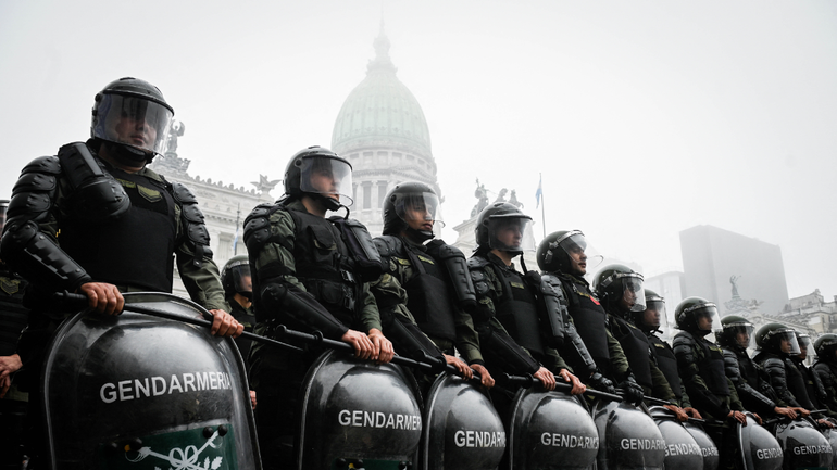 Las fuerzas federales montaron un fuerte operativo en los alrededores del Congreso