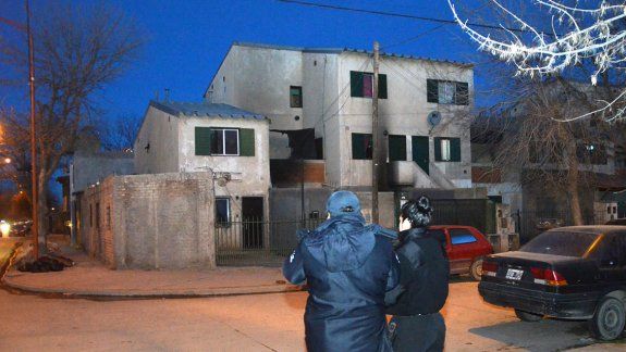 Incendio en la casa de un abusador casi causa una tragedia