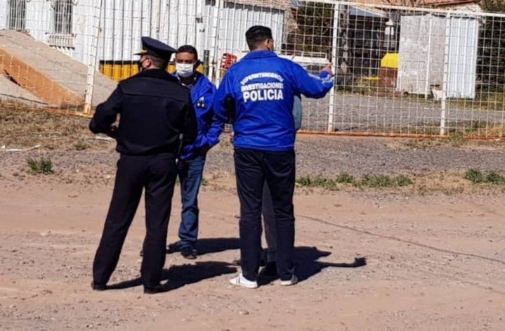 Investigan la muerte de un hombre en la cancha de Centenario
