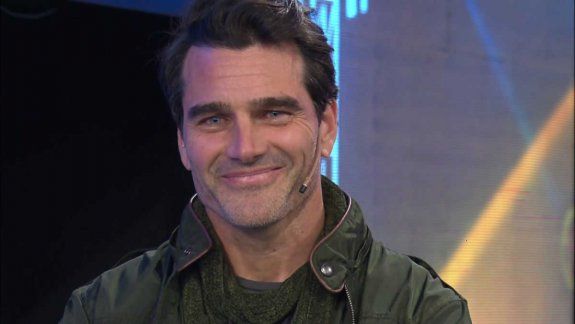 Le destruyeron la camioneta al modelo Hernán Drago