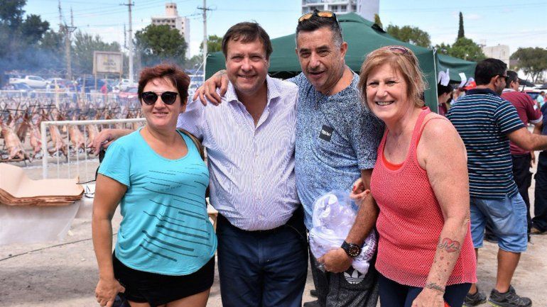 El gobernador Weretilneck participó de la Fiesta del Chivito