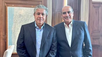 Rolando Figueroa, junto al jefe de Gabinete de la Nación, Guillermo Francos.