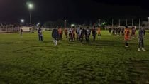 Un clásico siempre apasionante y muchas veces violento que en su nueva edición terminó mal. Un clásico siempre apasionante y muchas veces violento que en su nueva edición terminó mal.