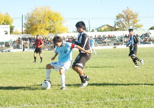 Pillmatun sigue de líder en la Liga