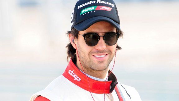 Manu Urcera es el piloto del momento