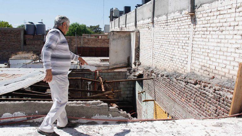 El vecino de la Coope vive en ruinas hace tres meses