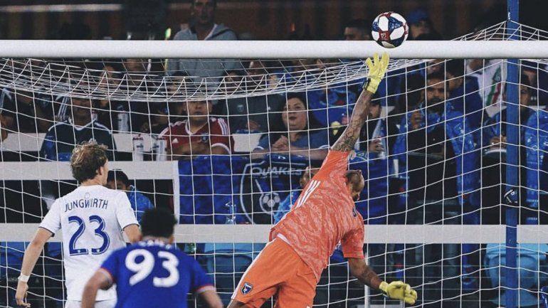 El neuquino líder en atajadas de la MLS de Estados Unidos que luchó contra la discriminación