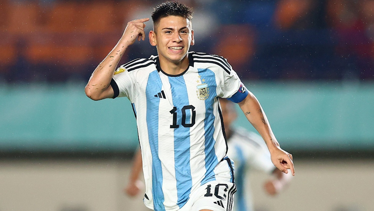 Echeverri es la gran figura del equipo que comanda Placente.&nbsp;