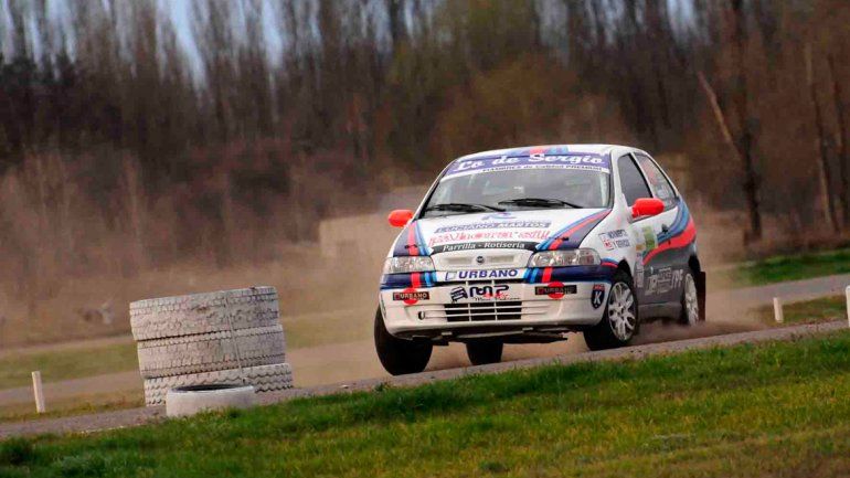Comienzan a acelerar los autos del rally zonal