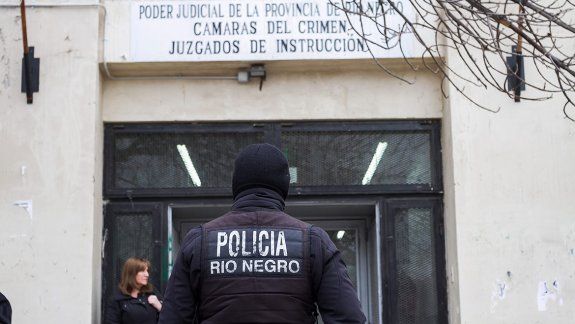 Decía que le iba a enseñar a manejar y la abusaba