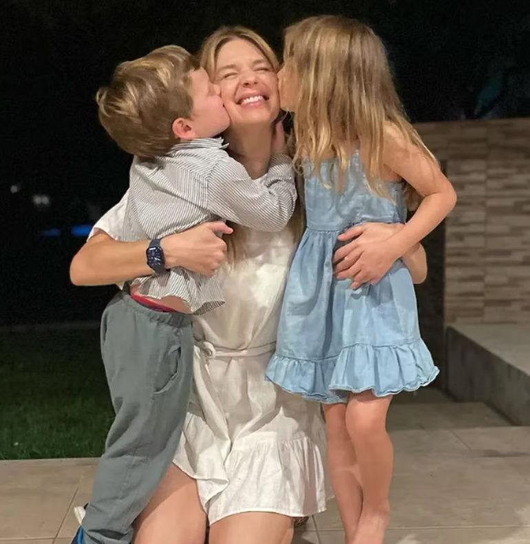 La actriz con sus hijos
