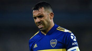 ¿lo limpian a tevez de boca? russo no lo puso y estallan las redes