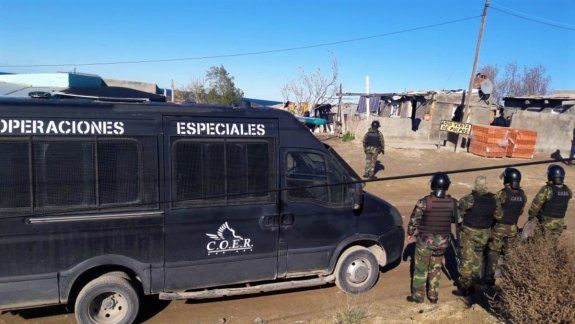 Secuestran auto por el asalto al complejo de Las Grutas
