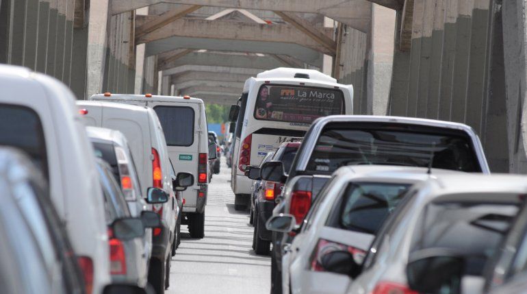 Un choque en cadena provocó demoras para cruzar a Cipolletti