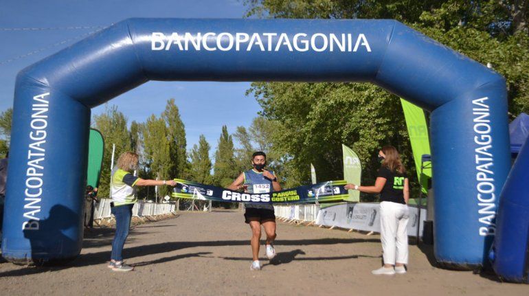Corrias fue el mejor de los 10K en el 2° Cross en la Isla Jordán.