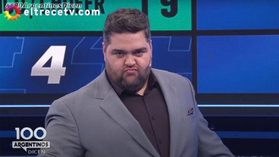¡Se calentó! Picante cruce de Barassi y un participante
