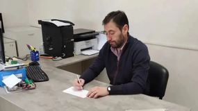 El intendente de Allen, Marcelo Román, aseguró que recurrirá a la Justicia para que anule su suspensión del cargo. | LMCipolletti.com El intendente de Allen, Marcelo Román, aseguró que recurrirá a la Justicia para que anule su suspensión del cargo.