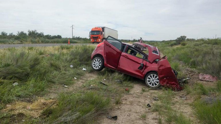 Una médica murió en un violento accidente sobre la Ruta 22