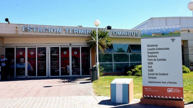 Neuquén: se descompensó en la terminal y murió