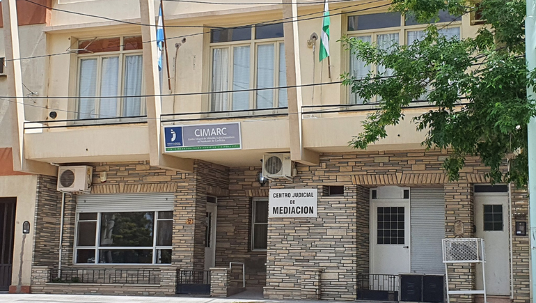 El CIMARC de Cipolletti ofició de espacio de mediación para luego rubricar el acuerdo ante la Justicia de Río Negro. El CIMARC de Cipolletti ofició de espacio de mediación para luego rubricar el acuerdo ante la Justicia de Río Negro.