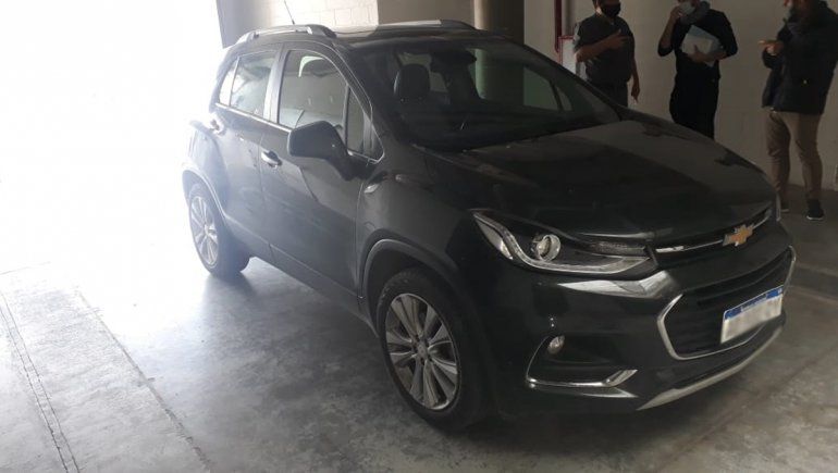 Femicidio de Agostina: secuestraron una camioneta de color oscuro