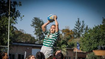 rugby: la joven cipolena que junta fondos para poder jugar en la seleccion
