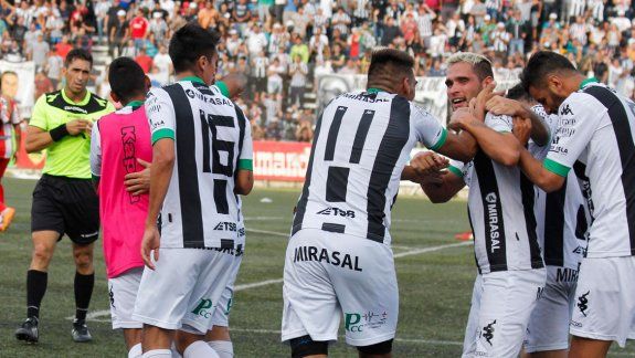 Fabio Giménez, uno de los pocos nombres que terminaron redondeandouna temporada con un buen rendimiento individual en el Albinegro.