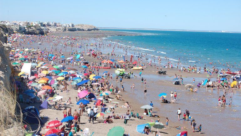 Arrancó la temporada de verano en la playa de Las Grutas