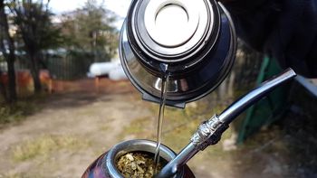 increparon a un argentino por tomar mate en inglaterra