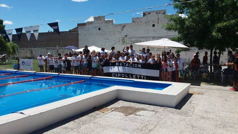 Cipo y una imagen repetida en la natación provincial: campeón anual.