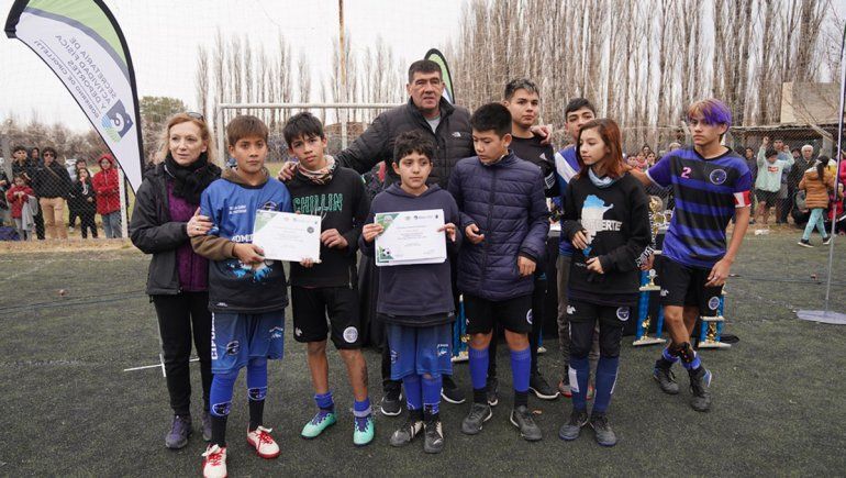 Di Tella acompañó el cierre de la Liga de Fútbol Infantil en Cipolletti