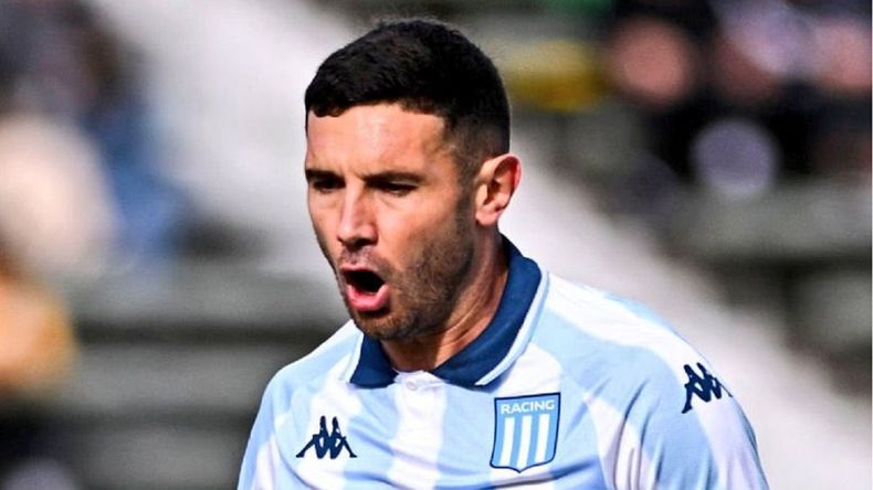 Fútbol total: el golazo de Racing que armó Maravilla Martínez