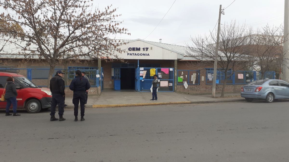 Educación presentó una denuncia por las amenazas de bomba en escuelas