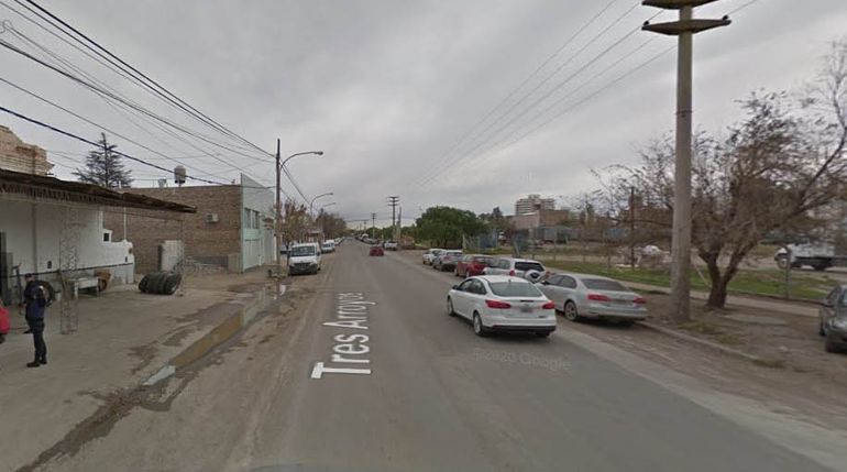 Los ladrones fueron atrapados cuando se llevaban un rollo de 50 metros de cables telefónicos. Uno de ellos perdió un Fiat Duna