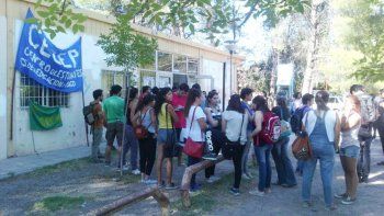 Los estudiantes quieren que les garanticen la chance de rendir finales.