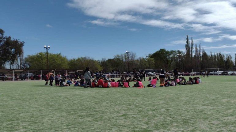 La cancha de Cipo en la Isla fue una de las escogidas para el primer encuentro del mini hóckey.