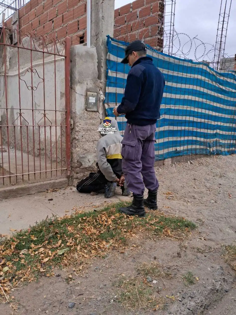 Apresaron a ladrón cuando huía con un celular robado a comerciante