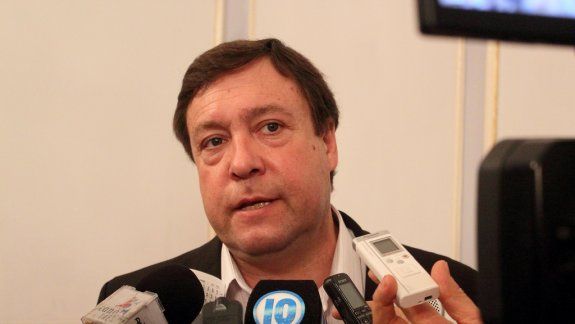 El gobernador descartó el pago de un bono navideño