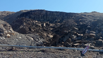 asi quedo el cerro de la virgen de chos malal tras el desmoronamiento que causo cuatro heridos