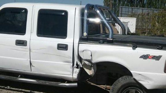 Conducía borracho y chocó contra una camioneta