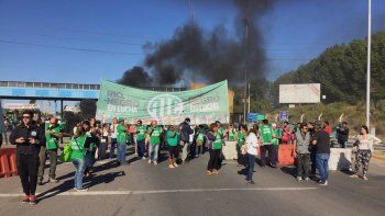 tras la asamblea, el gremio ate extendio el corte de los puentes carreteros hasta las 15