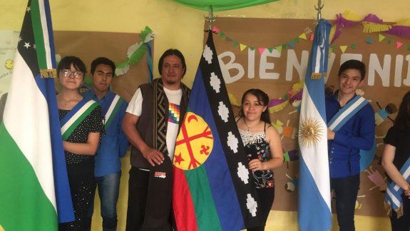 Reivindicación mapuche en una escuela de Balsa Las Perlas