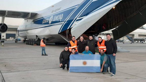 El equipo que acompaña al Saocom en su viaje al espacio